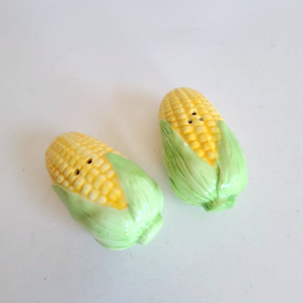 Vintage 1991 Ceramic Corns Salt and Pepper Vegetables Shakers Made in Indonesia.